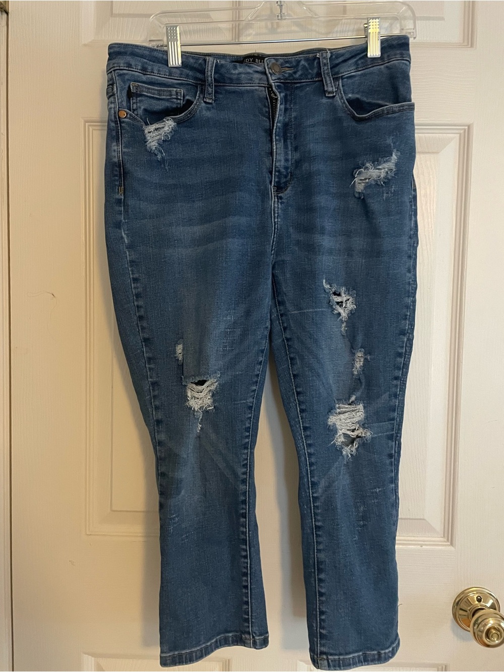 Women's Dark Blue Distressed Capri Jeans 13/31